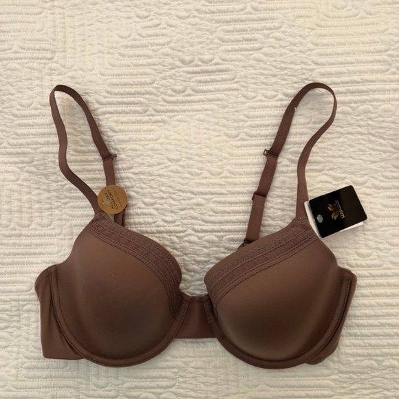 A pair of Wacoal 34 D Perfect Primer Underwire T-Shirt Bras - Picture 8 of 10